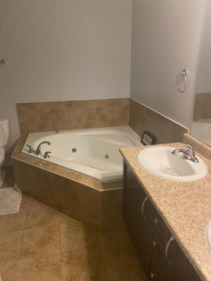 Peacefully Redifined Apartment Hamilton Ngoại thất bức ảnh